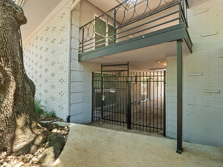 1210 Windsor Rd #220 — Photo 28
