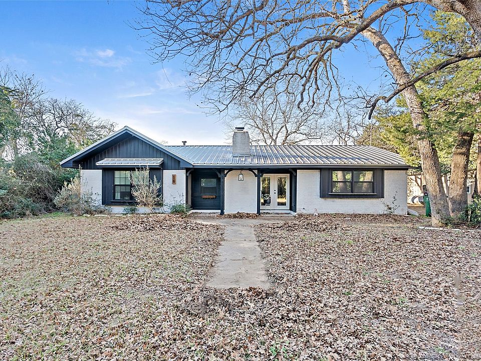 1st image of 18 Eden Rock Ln