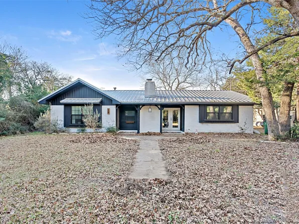 18 Eden Rock Ln, Hilltop Lakes, TX 77871