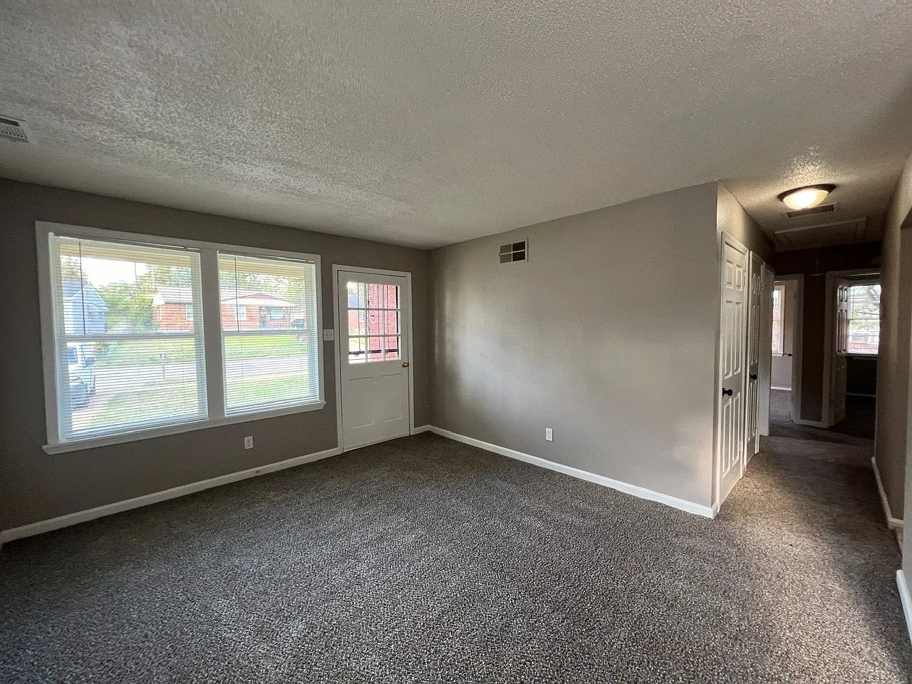 255 Glencoe Rd — Photo 4