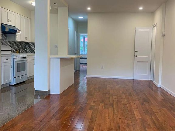 3rd image of 3148 Kings Hwy Floor 1