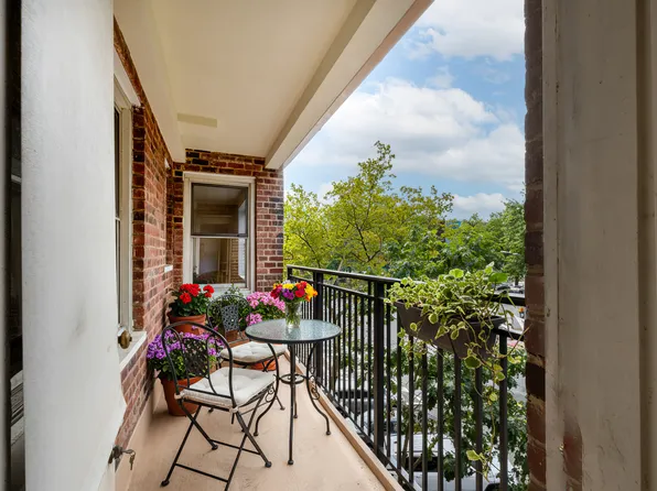 3720 Independence Avenue image 3 of 21