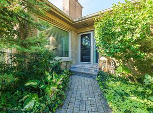 111 W Eggleston Ave, Elmhurst, IL 60126