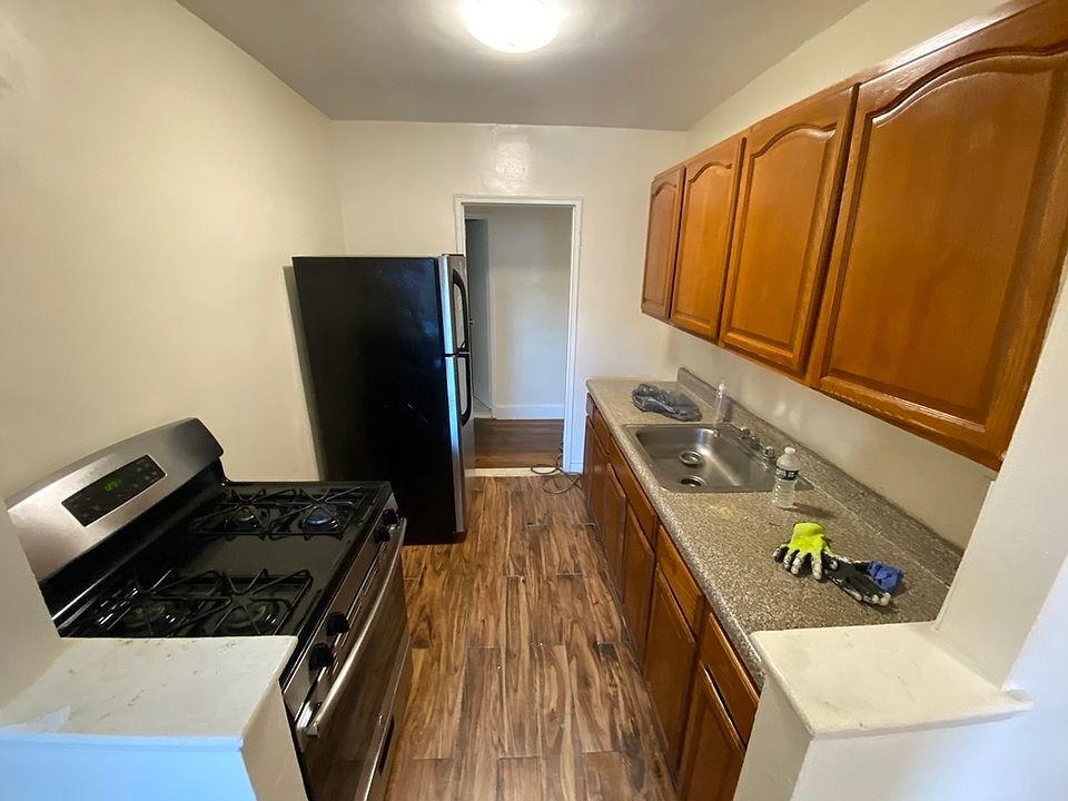 2nd image of 270 Clarkson Ave APT 432