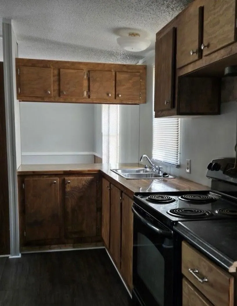 4 bed, $1,600 — Photo 3