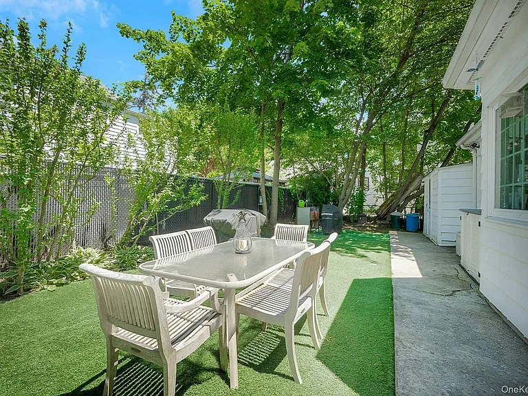 29 Deerfield Ave — Photo 24