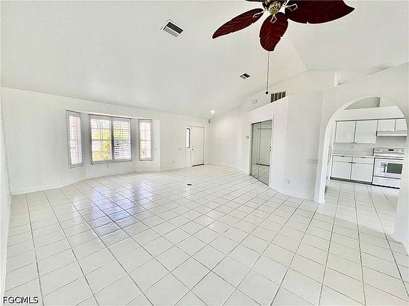 4th image of 500 Lake Ave