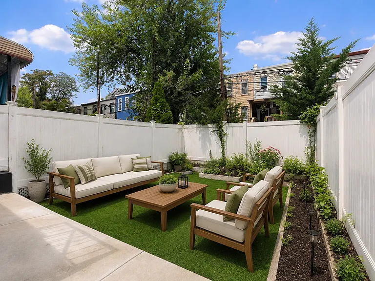 1277 Madison St #1 — Photo 3