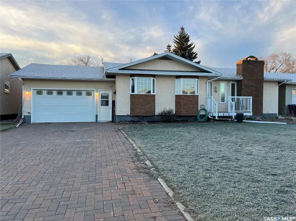 235 George Crescent, Esterhazy, SK S0A 0X0