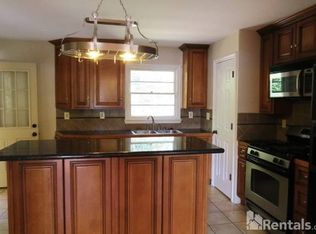 1722 Vestaview Ln, Vestavia Hills, AL 35216