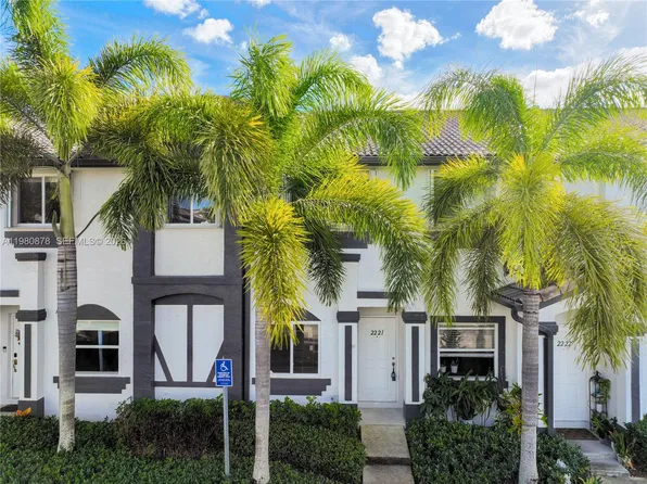 2221 SE 26th Ln #2221, Homestead, FL 33035