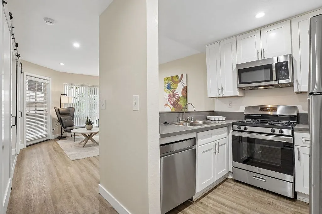 Woodland Trio Apartments — Photo 4