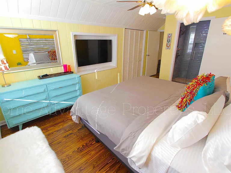924 Burchwood Ave — Photo 18