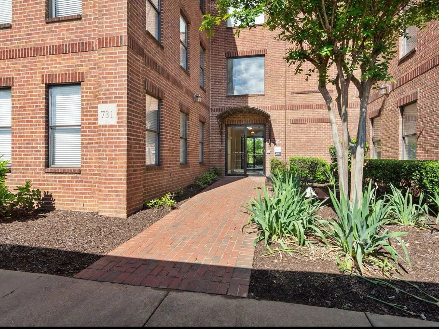 731 Litty Ct — Photo 3