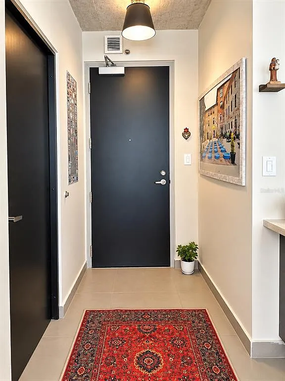 404 Constitucion Ave — Photo 2