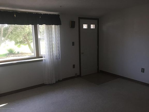4th image of 710 Birchwood St