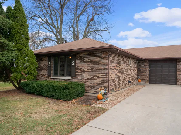 229 Hillcrest Ave #A, Yorkville, IL 60560