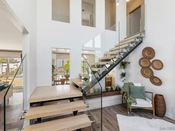 5996 Bounty St, San Diego, CA 92120