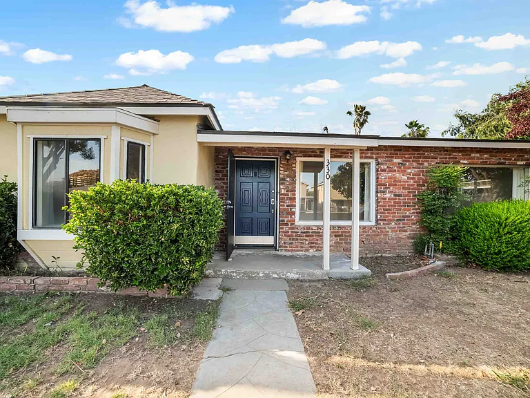 330 W Pinedale Ave — Photo 4