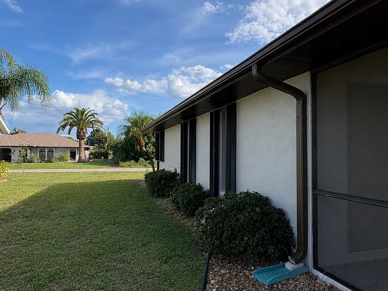 23146 Ambassador Ave — Photo 36