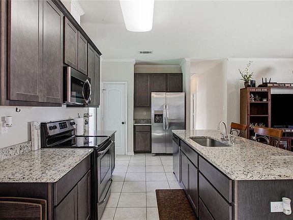 4th image of 28469 W Violet St