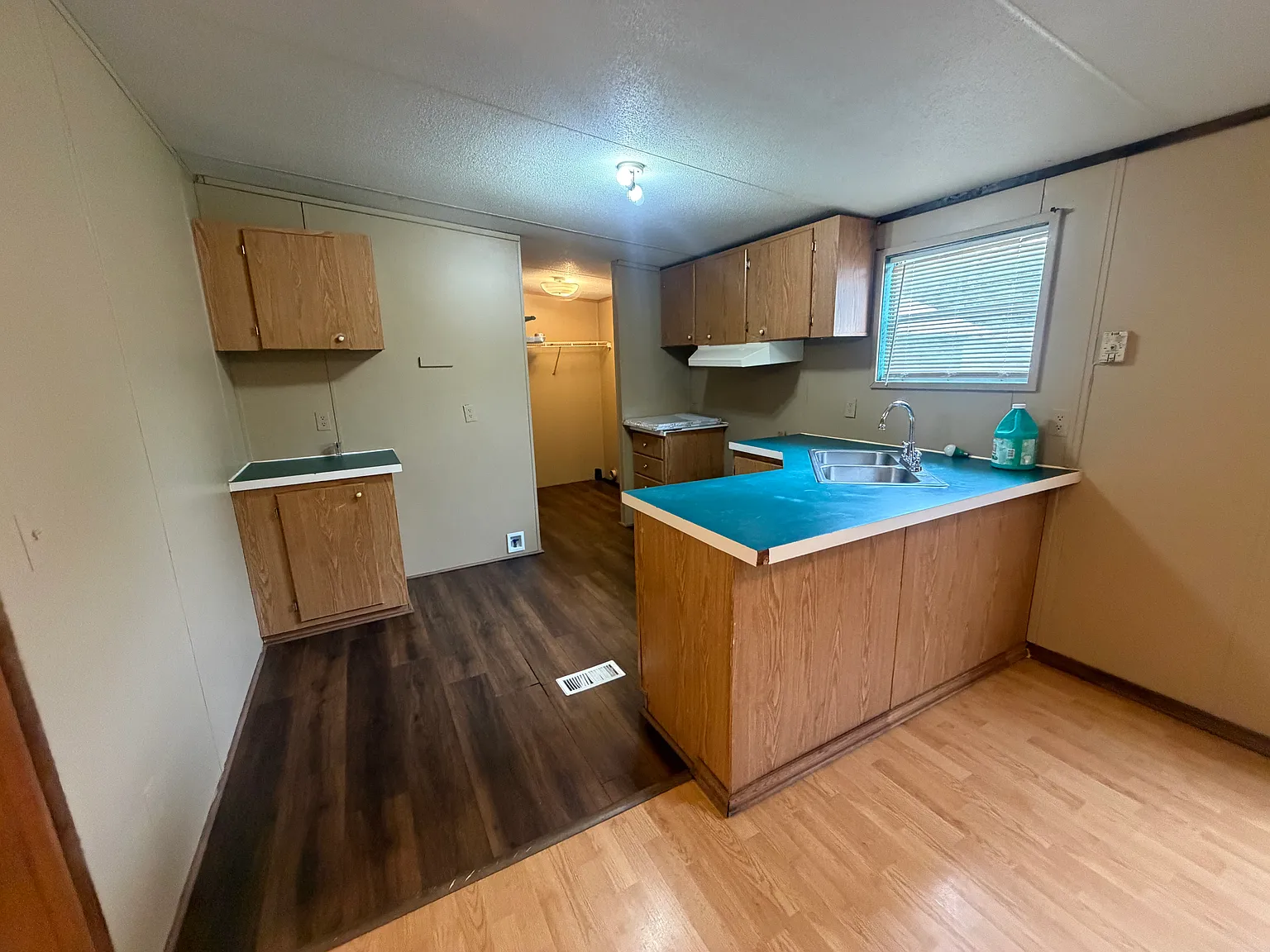 3 bed, 1200 sqft, $1,500 — Photo 3