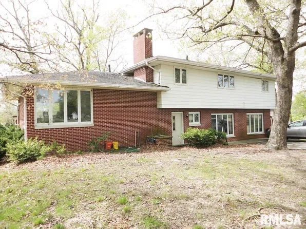3412 Kennedy Rd, Taylorville, IL 62568