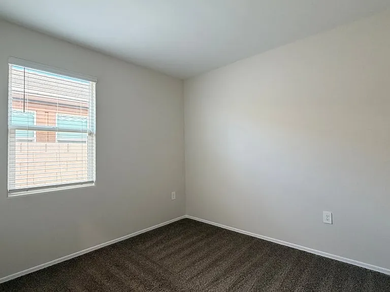 35420 W San Alvarez Ave — Photo 13