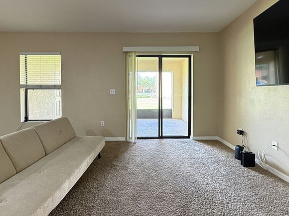 5th image of 2516 Oleander Lakes Dr