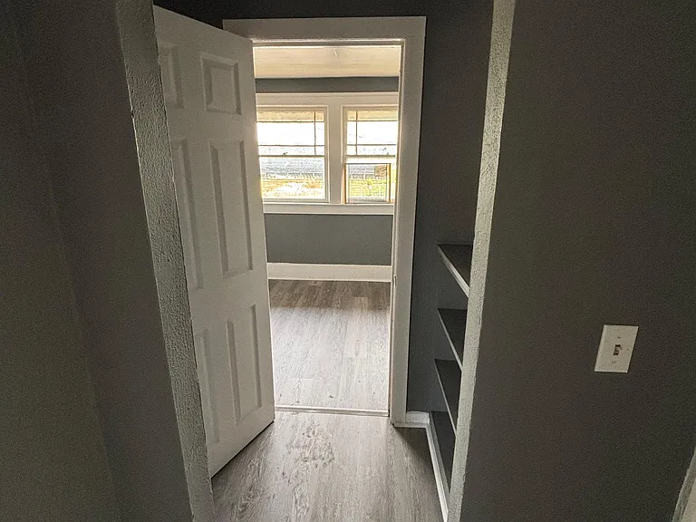 1402 Prouty Ave — Photo 11