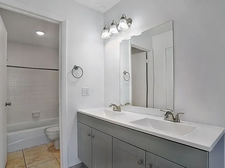 Rockway Commons — Photo 14