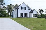 4th image of 716 Riverside Ests