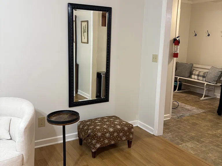 1803 Thomas Ln #B — Photo 25