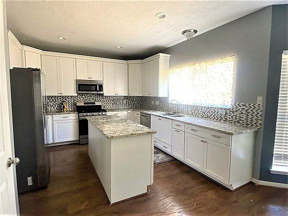 2nd image of 13418 Lynnville Dr