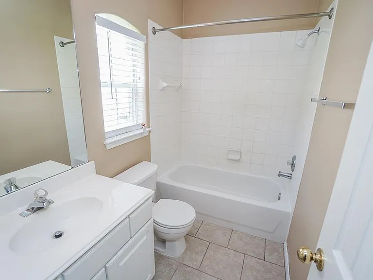 2710 Grants Lake Blvd #E6 — Photo 19