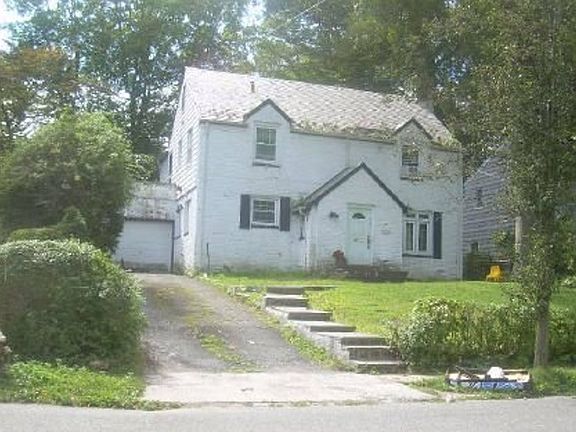 3rd image of 106 Oxford Blvd