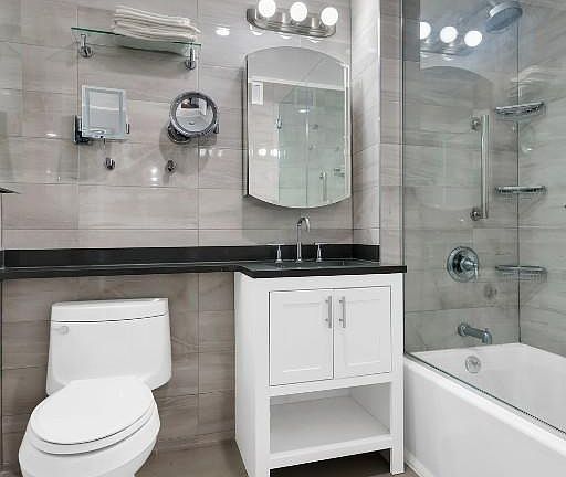 4th image of 3025 21st St APT 2D