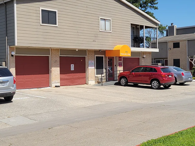 Trailing Vine Apartments — Photo 35