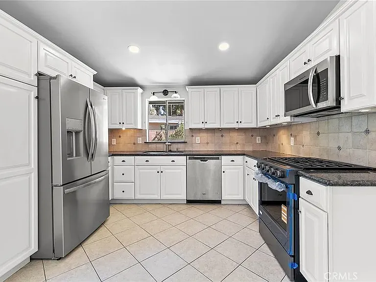 1027 N Greer Ave — Photo 11
