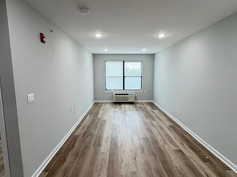 112 Godwin Ave #3 — Photo 2
