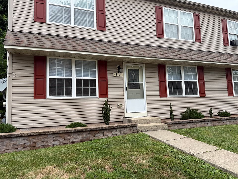 1st image of 217 New St