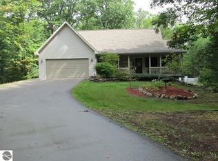 9316 Larchwood Ln, Interlochen, MI 49643