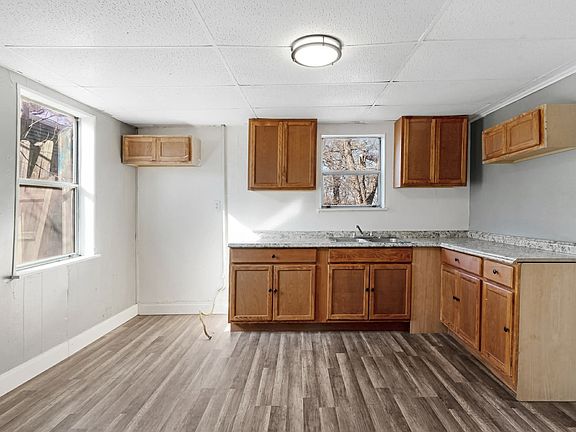 3rd image of 1716 Maple Ave