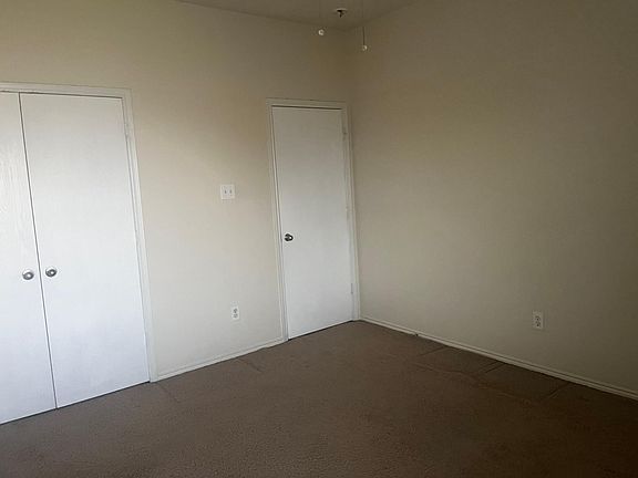 4th image of 7520 Lazy Spur Blvd