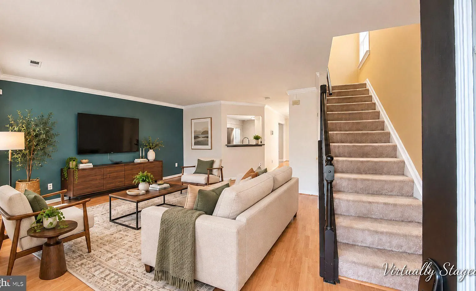 3 bed, 2.5 bath, 1296 sqft, $2,495 — Photo 2