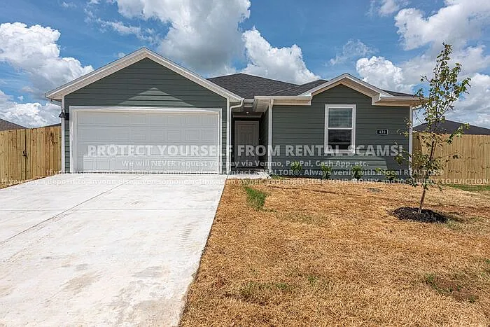 3 bed, 2.0 bath, 1550 sqft, $1,600 — Photo 1