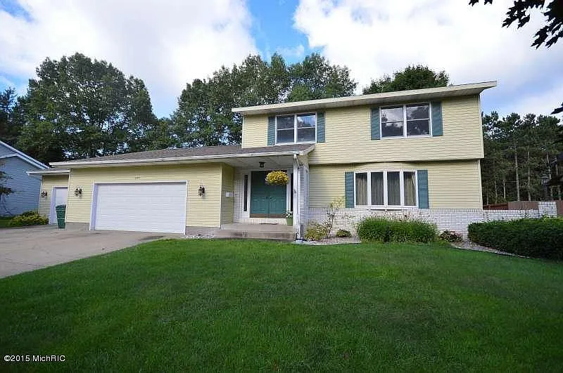 4951 Dorchester Dr photo 1