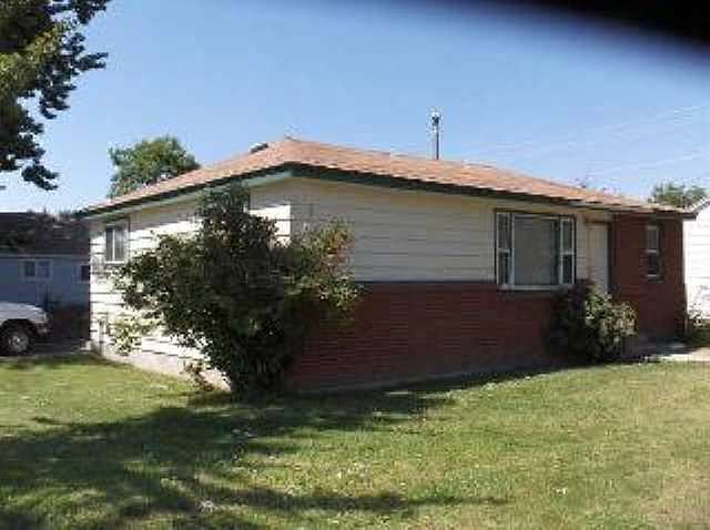 2nd image of 205 E 2nd St