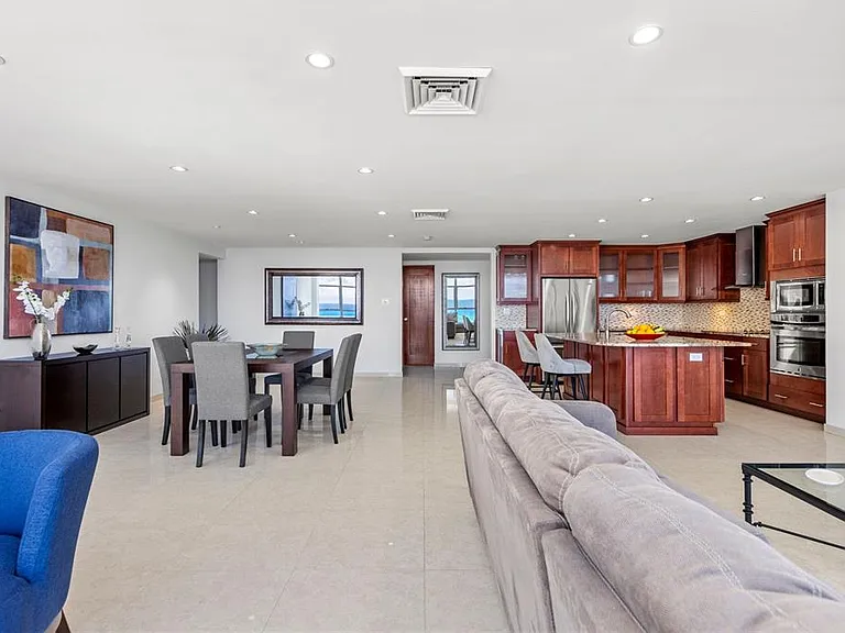 860 Ashford Ave #9 — Photo 9