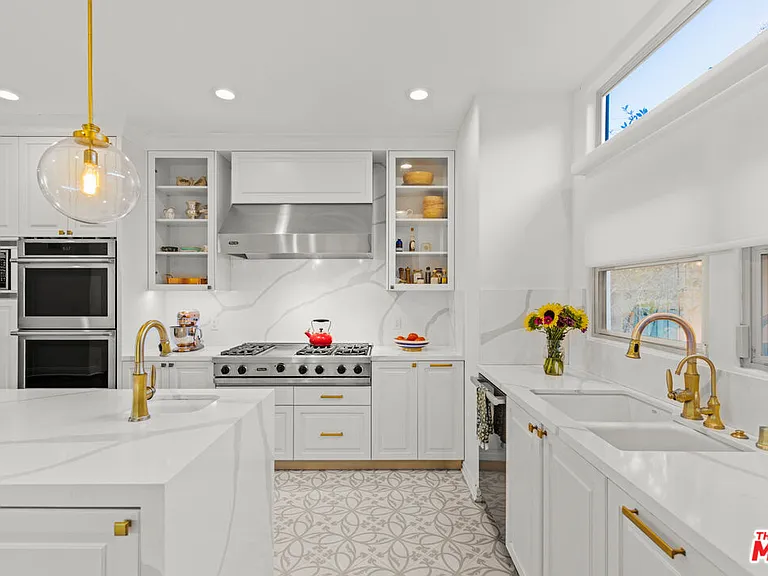 725 Oxford Ave — Photo 21